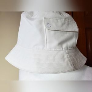 Lululemon bucket hat